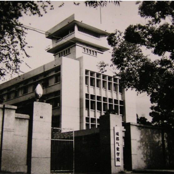 人民南路三段：千米长街五校并辉