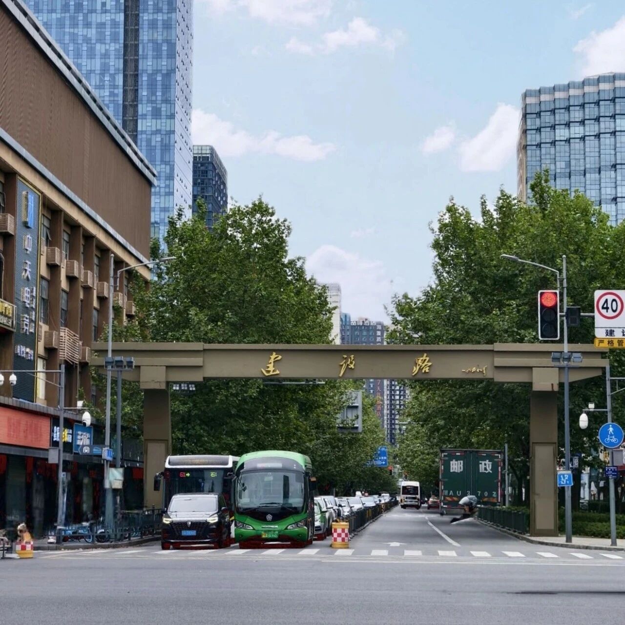 东郊建设路，从107信箱到锦绣东方