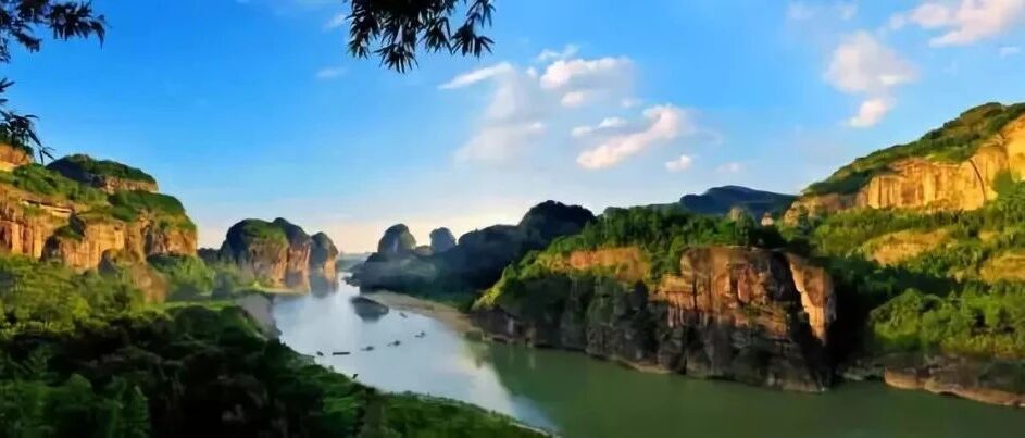 龙虎山旅游攻略：一日游与二日游路线、门票及必玩景点推荐