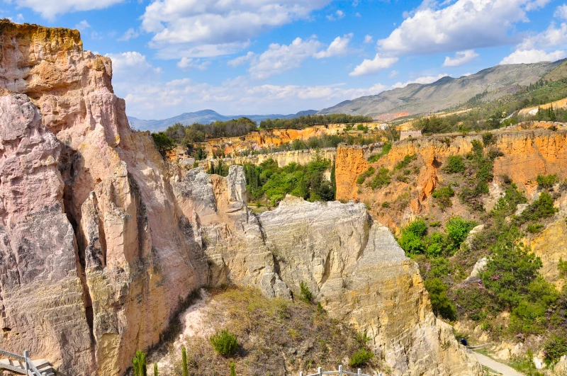 云南省陆良彩色沙林景区