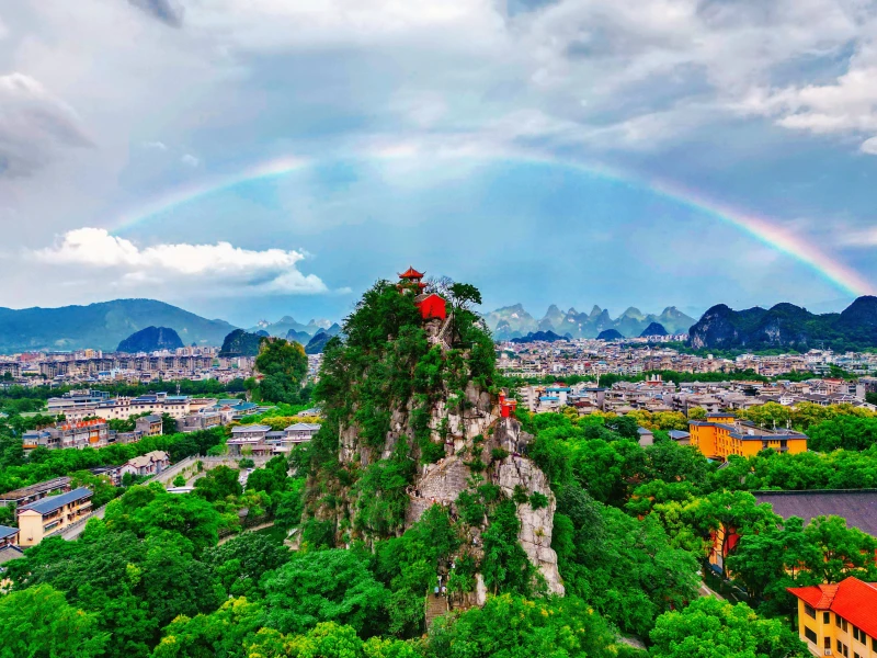 百色市凌云县独秀峰景区