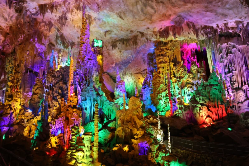 河池市巴马水晶宫景区